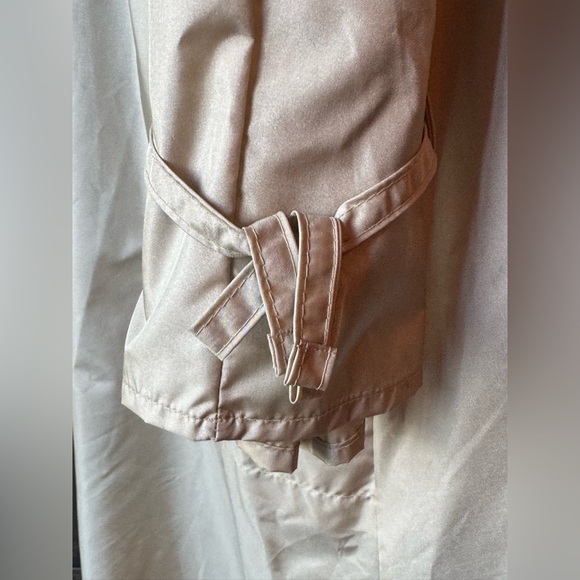 Totes Cream Hooded Trench rain coat. - Picture 6 of 8